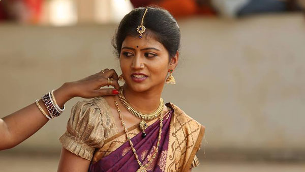 ఆత్మ‌ర‌క్ష‌ణ‌లో సావిత్రి..