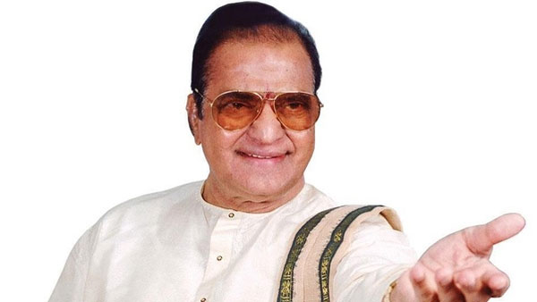 ఎవరు పడితే వారు వాడేస్తున్న తెలుగుదేశం దివంగత నేత ఎన్టీఆర్ ఫోటో .. టీడీపీ స్పందన ఏంటో ? ఎవరు పడితే వారు వాడేస్తున్న తెలుగుదేశం దివంగత నేత ఎన్టీఆర్ ఫోటో .. టీడీపీ స్పందన ఏంటో ?