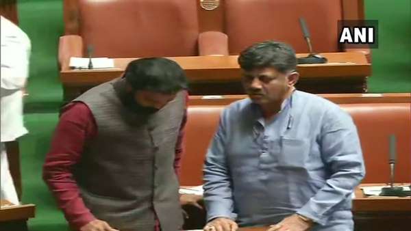 నా పేరు వింటే భయం 