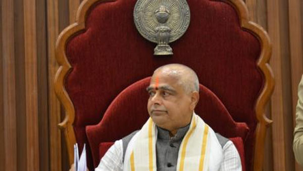 స్పీకర్ స్క్రిప్ట్ ఇస్తే చదువుతానన్న అచ్చెన్న . .. ఏం మాట్లాడుతున్నారంటూ స్పీకర్ ఆగ్రహం
