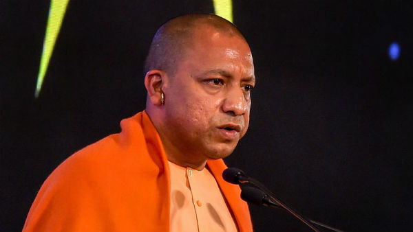 ప్రభుత్వ ఆసుపత్రిని సందర్శించిన యూపి సీఎం 