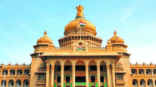 మైనారిటీలో ప్రభుత్వం