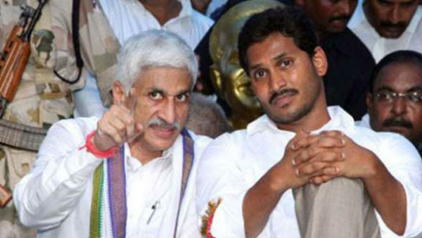 టీడీపీపై విమర్శలు చేసిన జగన్ , విజయసాయి ప్రత్యేక హోదా అంశాన్ని పక్కన పెట్టినట్టేనా ?