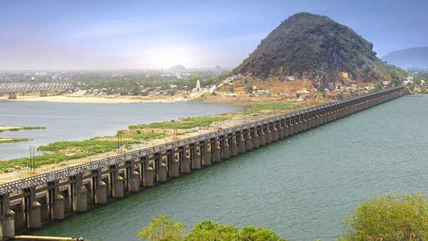 నాడు భాగస్వాములు..నేడు ప్రత్యర్ధులు.. నాడు భాగస్వాములు..నేడు ప్రత్యర్ధులు..