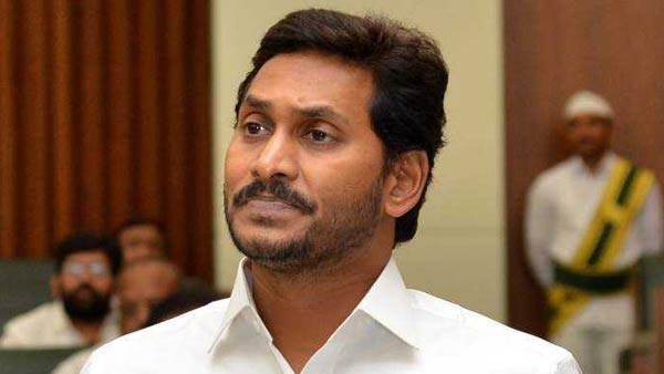 సభలో..స్క్రీన్ పైన ఆధారాలను చూపుతూ.. సభలో..స్క్రీన్ పైన ఆధారాలను చూపుతూ..