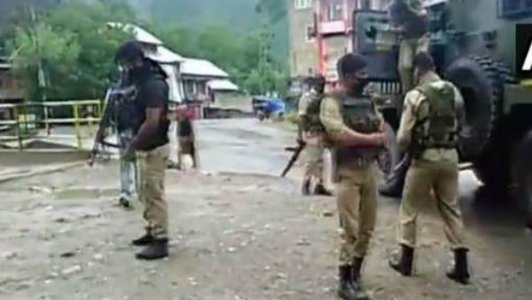 కశ్మీర్‌లో పోలీసుల మధ్య కాల్పులు అంటూ వార్తలు