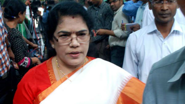 కిల్లి కృపారాణికి చాన్స్ ఇవ్వొద్దని వ్యతిరేకిస్తున్న స్థానిక నాయకత్వం కిల్లి కృపారాణికి చాన్స్ ఇవ్వొద్దని వ్యతిరేకిస్తున్న స్థానిక నాయకత్వం