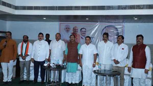 జీవీఎల్ పై మీడియా సాక్షిగా బూతులు.. జీవీఎల్ పై మీడియా సాక్షిగా బూతులు..