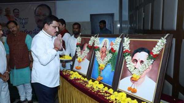 గడ్డు కాలం అంటే ఇదేనేమో.. గడ్డు కాలం అంటే ఇదేనేమో..