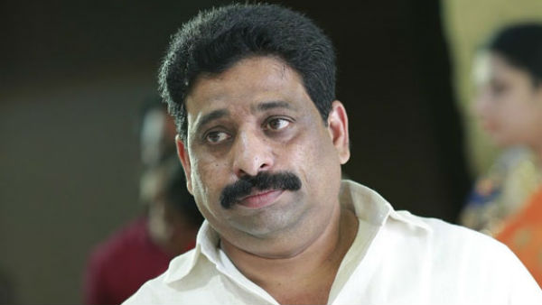 టీడీపీ అధినేత చంద్రబాబు , లోకేష్ టార్గెట్ గా విజయసాయి పోస్ట్ .. రివర్స్ కౌంటర్ ఇచ్చిన బుద్దా వెంకన్న టీడీపీ అధినేత చంద్రబాబు , లోకేష్ టార్గెట్ గా విజయసాయి పోస్ట్ .. రివర్స్ కౌంటర్ ఇచ్చిన బుద్దా వెంకన్న