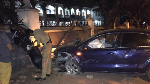 Kerala IAS officer drives car after drunk,journalist killed in accident