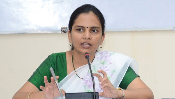 రియల్ మాఫియా సామ్రాజ్యాన్ని ఒకే ఒక్క రోజులో కూల్చేసిన కలెక్టర్ .. జిల్లాలో తనమార్కు పాలన 