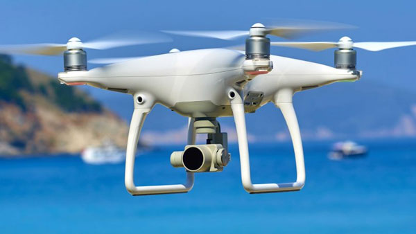 డ్రోన్ కాదంటూ.. విమానమని వర్సిటీ అధికారుల బుకాయింపు..! డ్రోన్ కాదంటూ.. విమానమని వర్సిటీ అధికారుల బుకాయింపు..!