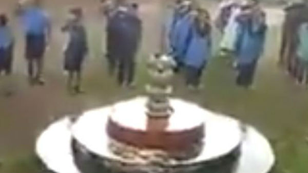 హ్యాట్సాప్ చైల్డ్ ..