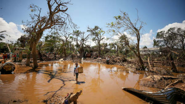 కృష్ణమ్మకు వరద తగ్గుముఖం ..బయటపడుతున్న ముంపు గ్రామాలు