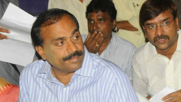 రూ. 150 కోట్లు లంచం, గాలి 