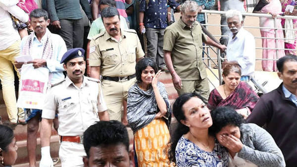 బళ్లారిలో గనులు, దుబాయ్ లో వ్యాపారం