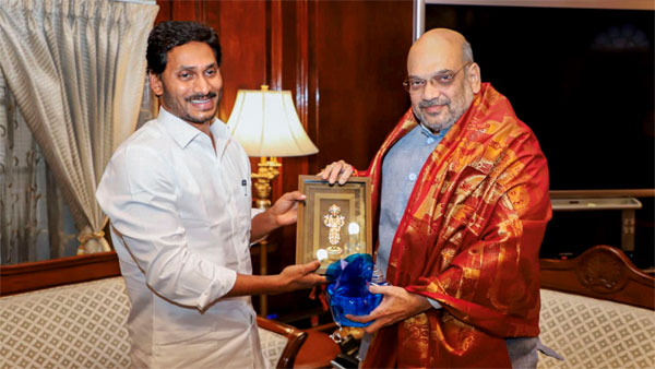 జగన్ నిర్ణయాల వెనుక మోదీ..అమిత్ షా
