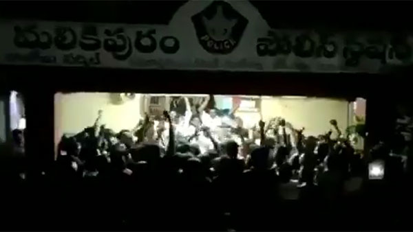 Janasena MLA Rapaka Varaprasad Protest in front of Police Station at Malikipuram in East Godavari Janasena MLA Rapaka Varaprasad Protest in front of Police Station at Malikipuram in East Godavari