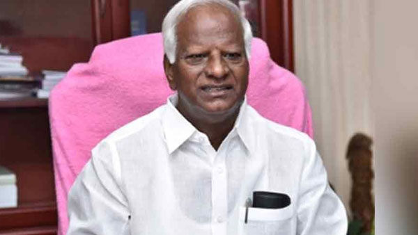 గత ఎన్నికల నుండి పార్టీలో క్రమంగా తగ్గిన కడియం ప్రాధాన్యత.. జిల్లాలోనూ కడియం సైలెంట్