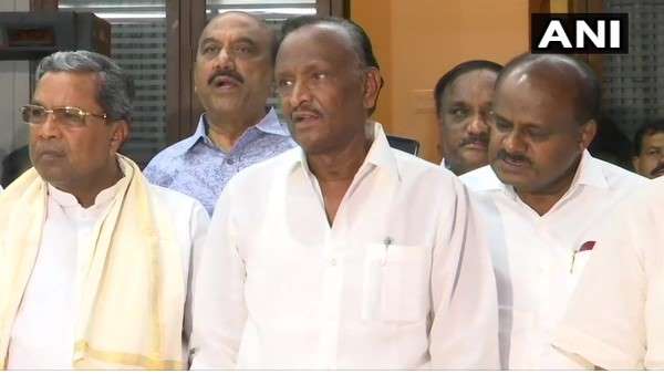 దేవేగౌడ, సిద్దరామయ్య కారణం