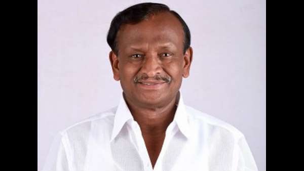 మాజీ సీఎం ఆడుకున్నారు