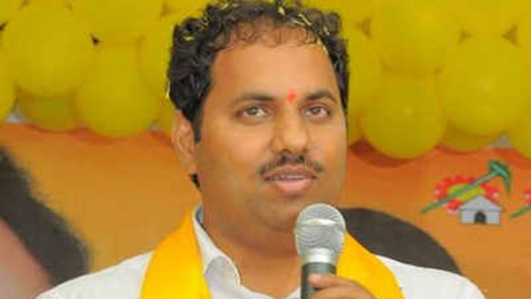 కోడెల కుమారుడి షోరూం లో ఫర్నీచర్..