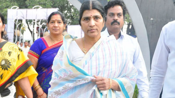 రాజధాని మార్పుపై జగన్ ఏం చెప్పలేదు అంటూనే రాజధాని వికేంద్రీకరణ అవసరం అన్న లక్ష్మీ పార్వతి 