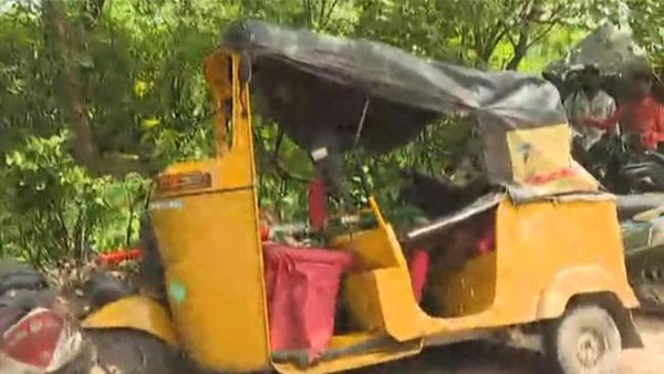 బోయిన్పల్లిలో ఘోర రోడ్డు ప్రమాదం.. మైనర్లే కారణం..! బోయిన్పల్లిలో ఘోర రోడ్డు ప్రమాదం.. మైనర్లే కారణం..!