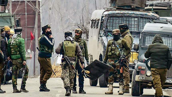 పుల్వామా దాడులు తప్పవని హెచ్చిరించిన పాకిస్థాన్ 