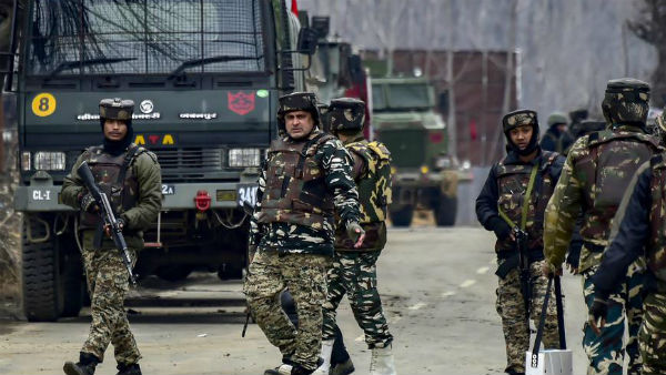 ముగ్గురు సభ్యుల బృందంతో దాడులకు యత్నం 