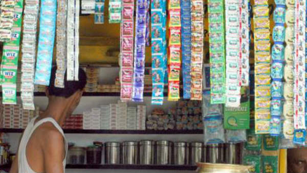 ఇటుకల తయారీ పేరిట గుట్కాలు ఇటుకల తయారీ పేరిట గుట్కాలు