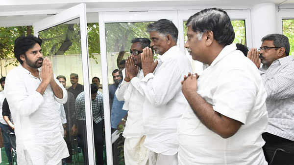 నేడు రాజధాని గ్రామాల్లో పవన్ పర్యటన .. నేడు రాజధాని గ్రామాల్లో పవన్ పర్యటన ..