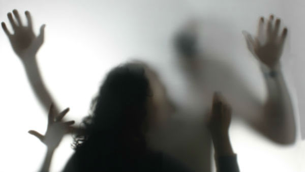 వెంట్రుకలు కత్తిరించి ఊరేగింపు...