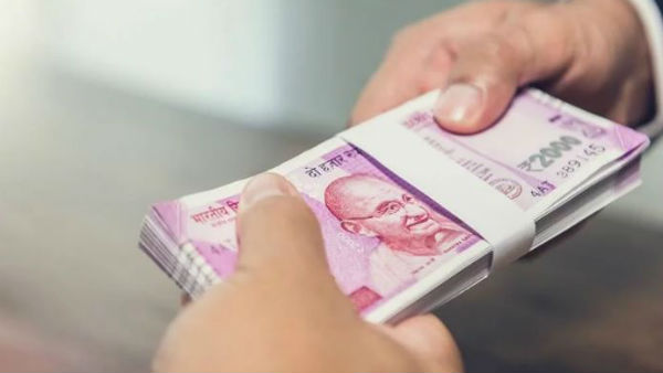 2 లక్షలకు పైగా బకాయిలు 2 లక్షలకు పైగా బకాయిలు