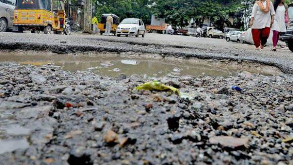 మాస్క్‌ ధరిస్తే రక్షణ..! అంతర్గత రహదారులను పట్టించుకున్న నాథుడే లేడు..!! 