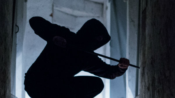  జల్సా చేయడానికి డబ్బుల కోసం చోరీలకు తెగబడిన విద్యార్థులు 