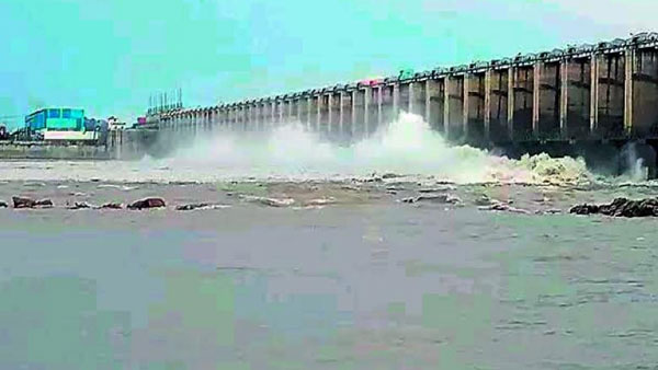 Sri Sailam Gates opened in the evening.!The reservoir water for the maximum level..!! Sri Sailam Gates opened in the evening.!The reservoir water for the maximum level..!!