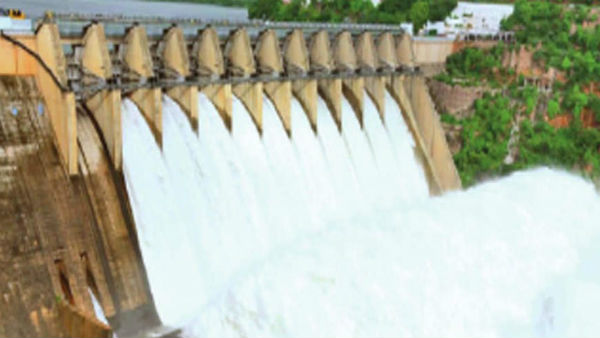 జనసంద్రమైన ప్రాజెక్టులు..! జల కళను చూసేందుకు పోటీ పడుతున్న జనాలు..!! 