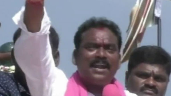 వాహనం ముందుకు కదలకుండా బైఠాయింపు వాహనం ముందుకు కదలకుండా బైఠాయింపు