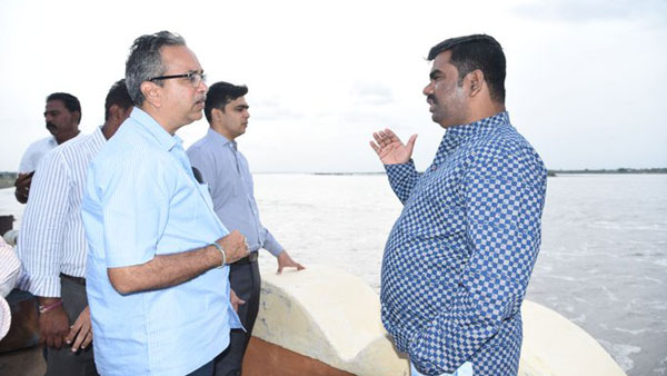 Crest gates of Sunkesula barrage in Kurnool District of Andhra Pradesh lifted on Tuesday