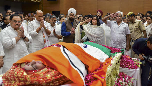 ఫ్యామిలీకి కూడా ప్రయారిటీ ఫ్యామిలీకి కూడా ప్రయారిటీ