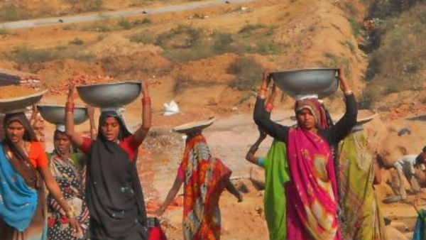 చైనా సంస్థలో వెల్డర్లుగా వెళ్లి..కూలీలుగా మారి చైనా సంస్థలో వెల్డర్లుగా వెళ్లి..కూలీలుగా మారి