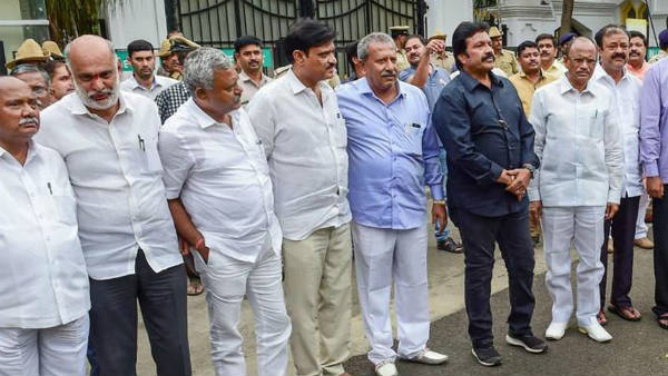 అనర్హత ఎమ్మెల్యేలకు నో చాన్స్