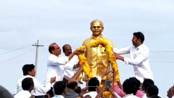 Former Minister of AP YS Vivekananda Reddy statue unveiling in Pulivendula in Kadapa District