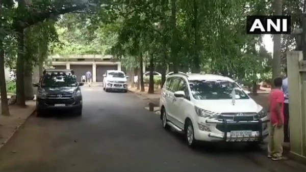 సీబీఐ దెబ్బ