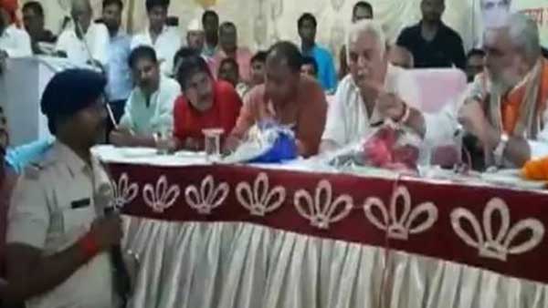 Union Minister Ashwini Choubey threatens sub inspector of police Union Minister Ashwini Choubey threatens sub inspector of police