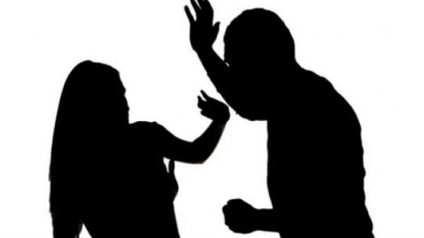 పంచాయతీ భవనం ముందు బహిర్బూమికి వెళ్లారని.. పంచాయతీ భవనం ముందు బహిర్బూమికి వెళ్లారని..