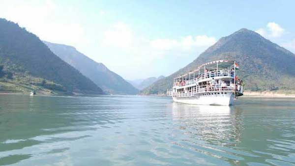 గుర్తించిన బోటు జాడ .. బయటకు తియ్యటం ఇప్పుడు కష్టం గుర్తించిన బోటు జాడ .. బయటకు తియ్యటం ఇప్పుడు కష్టం