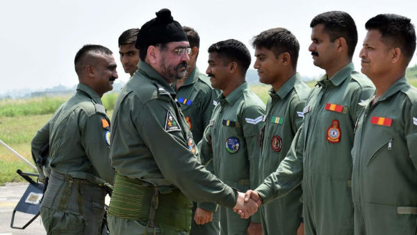 మరికొద్దిరోజుల్లో రిటైర్ కానున్న ఎయిర్ చీఫ్ మార్షల్ దనోవా మరికొద్దిరోజుల్లో రిటైర్ కానున్న ఎయిర్ చీఫ్ మార్షల్ దనోవా